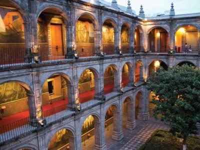 Registran gran afluencia para ver los grabados de la historia de EU