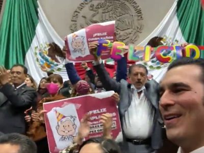 Exigen destituir al director del Canal del Congreso por transmitir mañanitas a AMLO