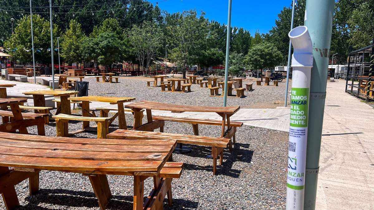 Los colilleros instalados por Avanzar Neuquén. Fuente (Avanzar Neuquén).