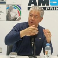 Figueroa exhibe su gestión frente a los vacíos de la discusión nacional