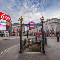 Una "mutación del coronavirus" obliga a Inglaterra a cerrar nuevamente sus actividades