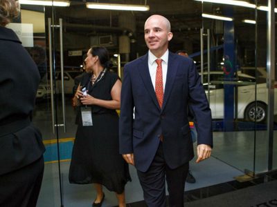 González Anaya niega bancarrota; presume economía "sólida y fuerte”