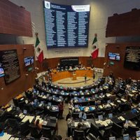 Reforma a "pensiones doradas" avanza en comisiones del Senado