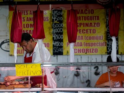 La inflación interanual de Argentina llegó al 211.4%, superando a la de Venezuela