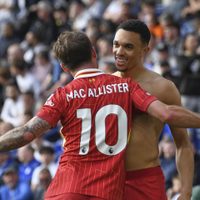 Liverpool venció 1-0 al Leicester; necesita una victoria más para asegurar el título de la Premier