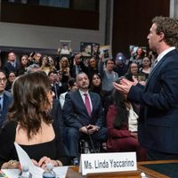 Mark Zuckerberg comparece ante el Congreso de EU y se disculpa por el daño de las redes sociales