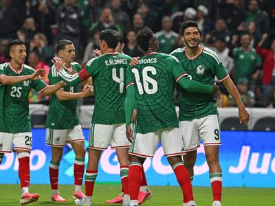 México golea 5-1 a Serbia en su último partido de preparación rumbo al Mundial (Videos)