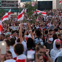Detienen a 125 personas en Bielorrusia en nueva jornada de protestas contra Lukashenko