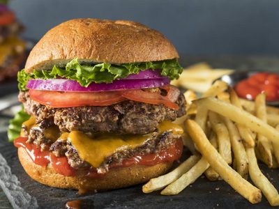 La receta del mejor pan de hamburguesas, bien redondito y esponjoso: no vas a comprar nunca más