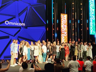 Omnicom compra Interpublic y crea gigante publicitario