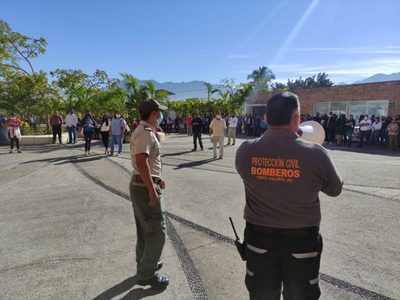 Desalojan a 400 personas por sismo en Puerto Vallarta