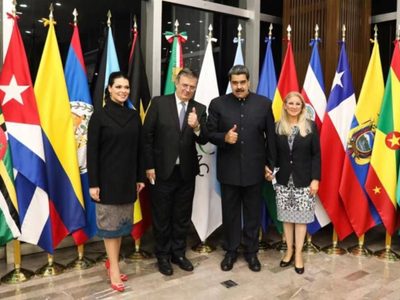 Nicolás Maduro llega de sorpresa a México para participar en cumbre de la Celac