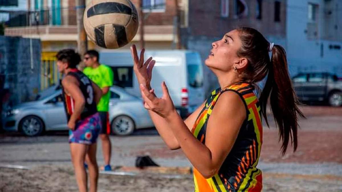 La primera actividad correspondió al beach voley. Fuente: (Twitter)