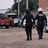 Ejecutan a mujer afuera de su casa y frente a decenas de personas en Irapuato