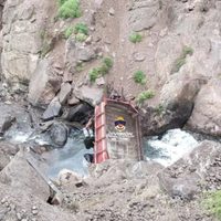 Nueva tragedia sobre la ruta 40: un hombre falleció tras caer con su camión a un precipicio