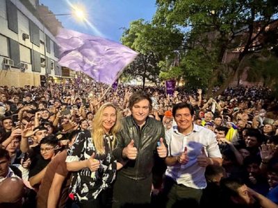 Javier Milei encabezó una caravana en Córdoba y pidió apoyo para La Libertad Avanza: "No aflojen"