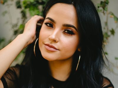 ¿Con pijama? Las fotos de Becky G recién despierta que arrasaron con los me gusta. ¡Mirá!