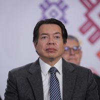 Becarios de la “Rita Cetina” recibirán 2 mil 500 pesos adicionales al año para útiles y uniformes