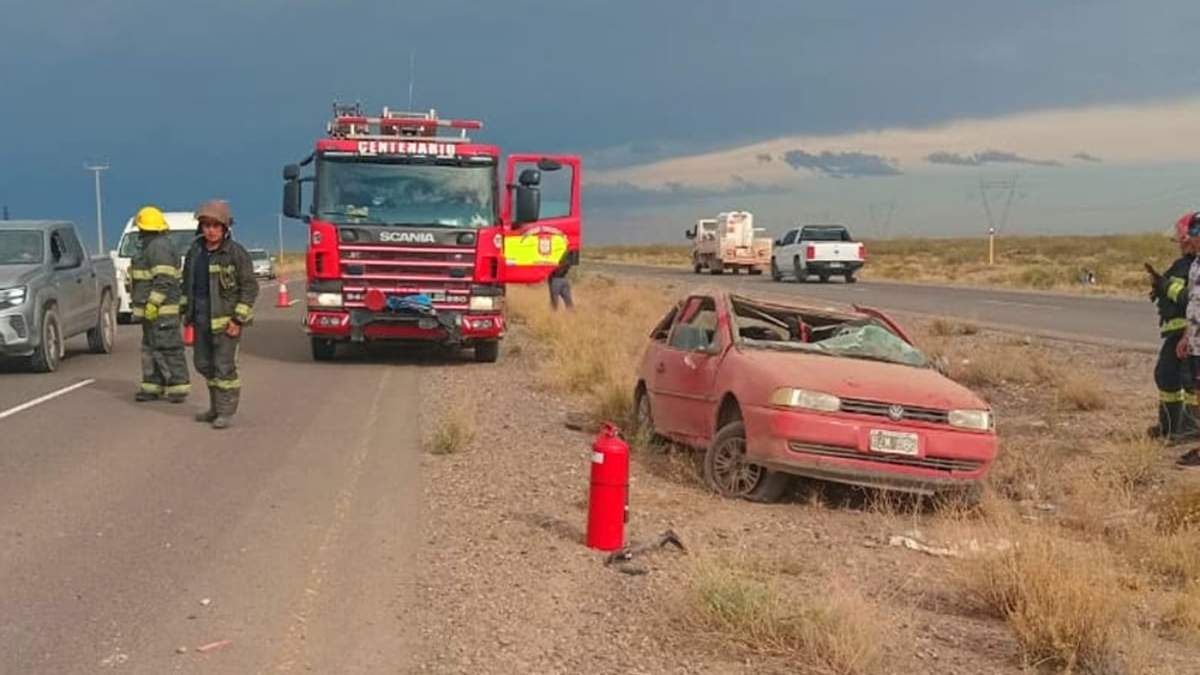 Vuelco en la ruta 51. Fuente: (Centenario Digital)