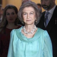 Se tapa los oídos, pero sale a la luz: el audio que la Reina Sofía no puede escuchar