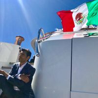'¡Hombre al agua!”, una lucha contra los estereotipos en EU: Derbez