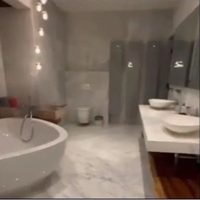 Exhiben en redes video de un baño de la casa de "Alito" Moreno cateada ayer