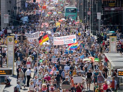 Alemania: una marcha anticuarentena convocó a 15 mil personas