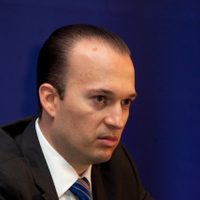 Todorov nada a contracorriente