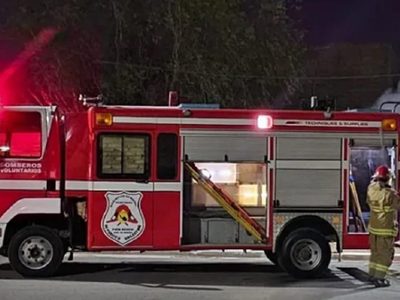 Agredieron a bomberos de Plaza Huincul cuando fueron a apagar un incendio