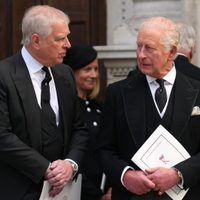 El rey británico Carlos III promete cooperar con la policía en investigación sobre caso Epstein