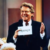 Murió Jerry Springer, el presentador de televisión que se midió con Oprah Winfrey