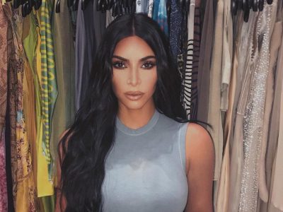 A nada de los 40: Kim Kardashian luce un increíble vestido y desafía el paso del tiempo