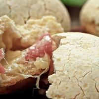 Chipá relleno con jamón y queso: con esta receta te salen 6 unidades grandes y quedan tan ricos como los comprados