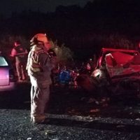 Choque entre tres vehículos causa la muerte de siete personas en la carretera Morelia-Quiroga