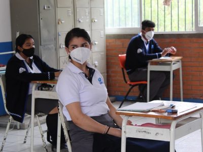 Suspenden plan piloto en prepa de Guanajuato por un docente que dio positivo a covid-19