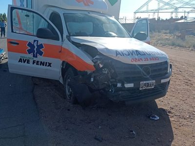 Un hombre manejaba alcoholizado y chocó contra una ambulancia que hacía un traslado