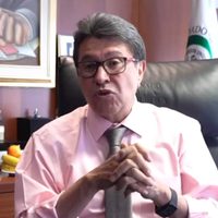 Monreal difunde su proyecto para regular redes sociales; requerirán permiso del IFT