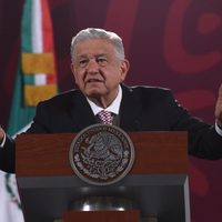 Importación de leche en polvo es para evitar desabasto, pero seguirá la compra a nacionales: AMLO