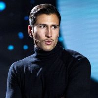 Unas dolorosas vacaciones para Gianmarco Onestini: tremendo susto que dio el cantante