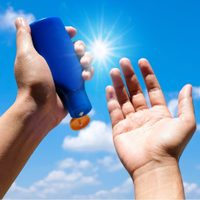 Verano: cómo elegir el protector solar correcto para evitar quemaduras (y cuidar el bolsillo)