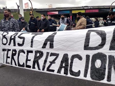 En contra de la tercerización, trabajadores del gas cortan el tránsito en General Paz