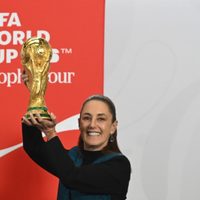 Sheinbaum recibe la Copa FIFA a 100 días del Mundial 2026