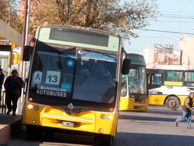 Dos líneas de colectivos modificarán sus rutas debido a obras en el barrio Confluencia