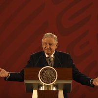 AMLO aplica dedazo en designaciones para la CRE y se mofa del rechazo de la oposición en el Senado