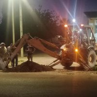 Desesperación, cortes e impotencia: así viven los vecinos inundados por líquidos cloacales