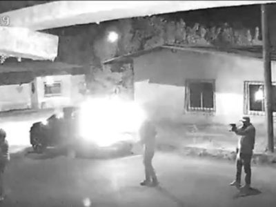 Sicarios balean una casa y en su fuga les explota granada que tenían activa en su auto