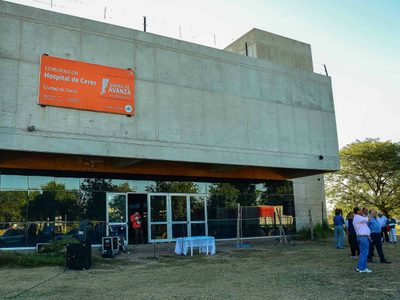 Estuvo con una infectada, fue a una fiesta con amigos, y ahora se enteró que tiene coronavirus