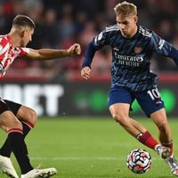 Arsenal salta a la cima de la Liga Premier con su triunfo y el empate del City y Liverpool