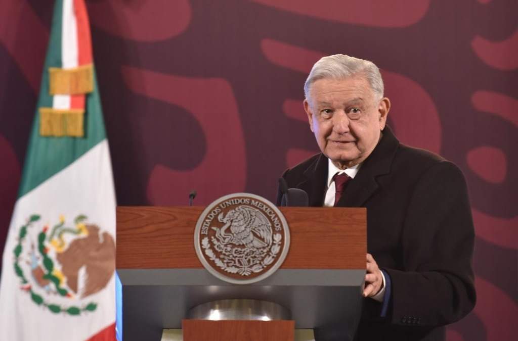 AMLO. “Están sacando de las gavetas el archivo de la migración, el narcotráfico"