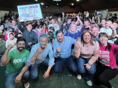 Murer ganó en Villa La Angostura y Figueroa lo felicitó: “Líderes que hablen poco y escuchen mucho”